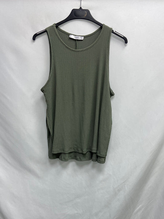 MANGO. Top verde canalé T.m