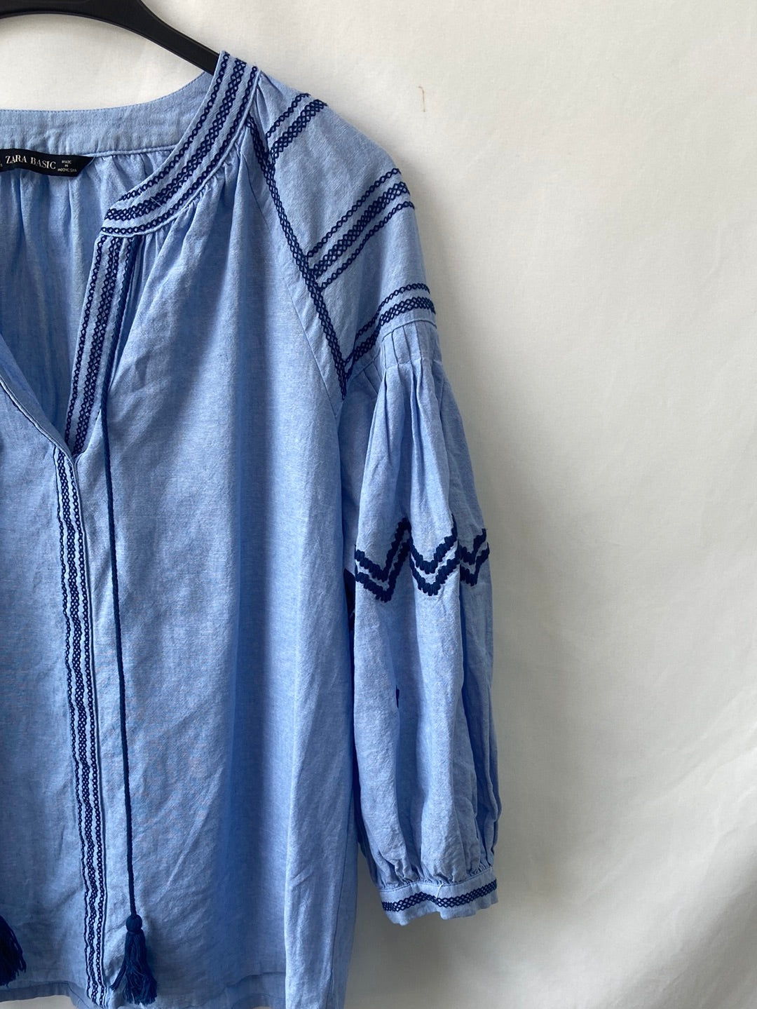 ZARA.Blusón azul bordado T.M