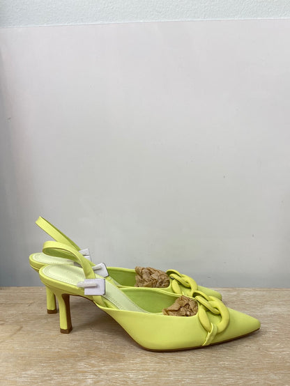 STRADIVARIUS.Stilettos destalonados verde lima T.37