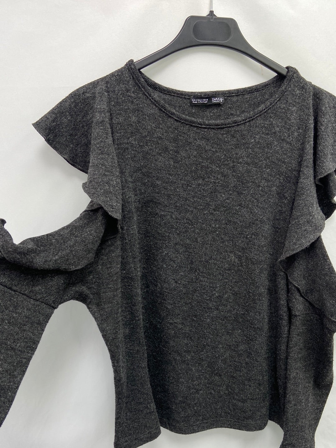 ZARA.Jersey gris hombros descubiertos T.s