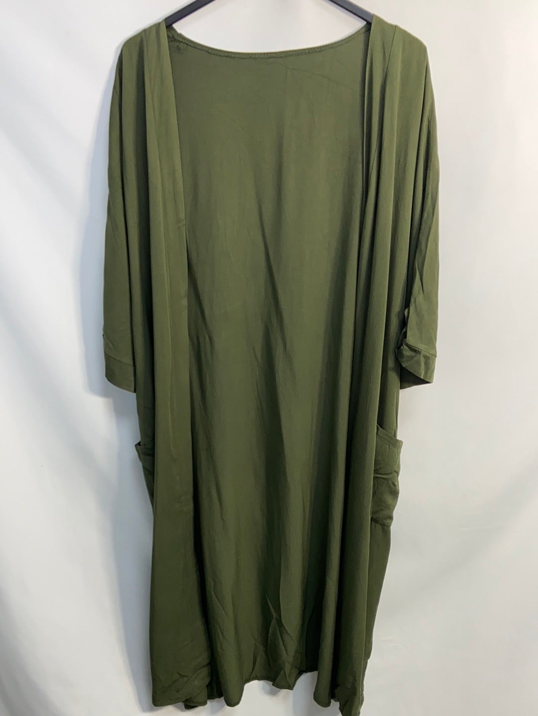 OTRAS.Kimono verde largo cinturón TU