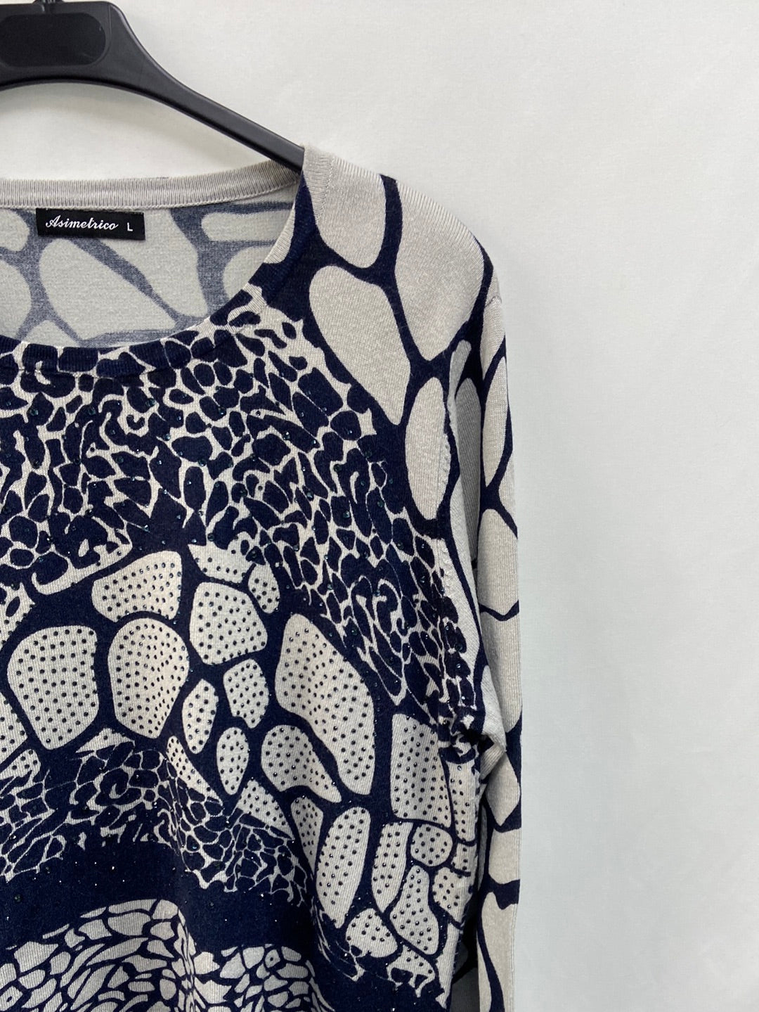 ASYMMETRIC. Printed jersey with rhinestones TL