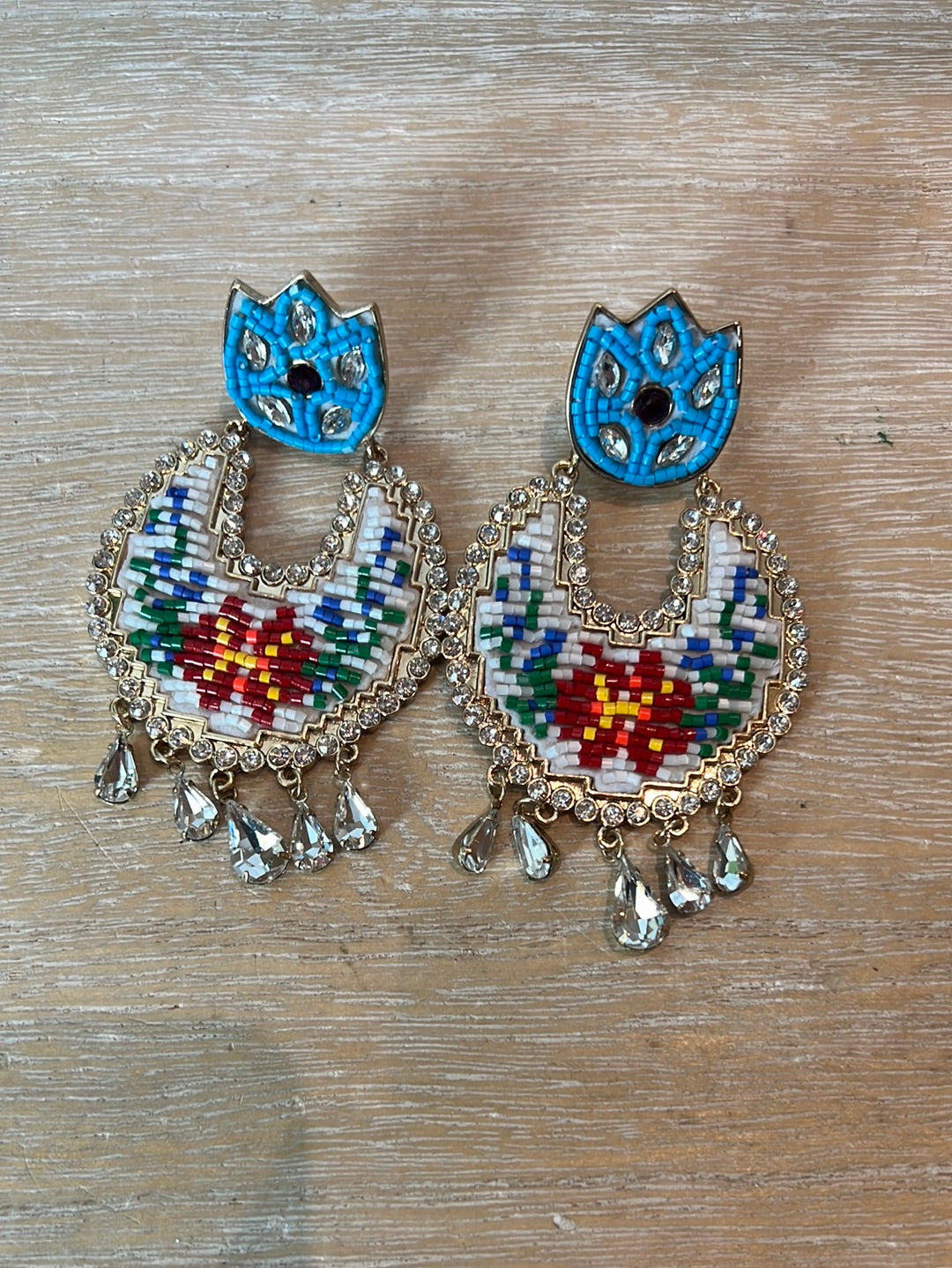 UTERQÜE. Pendientes abalorios