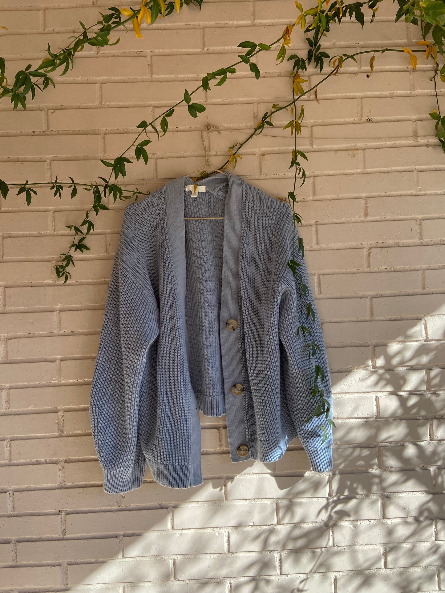 H&M. Cárdigan azul botones T.M