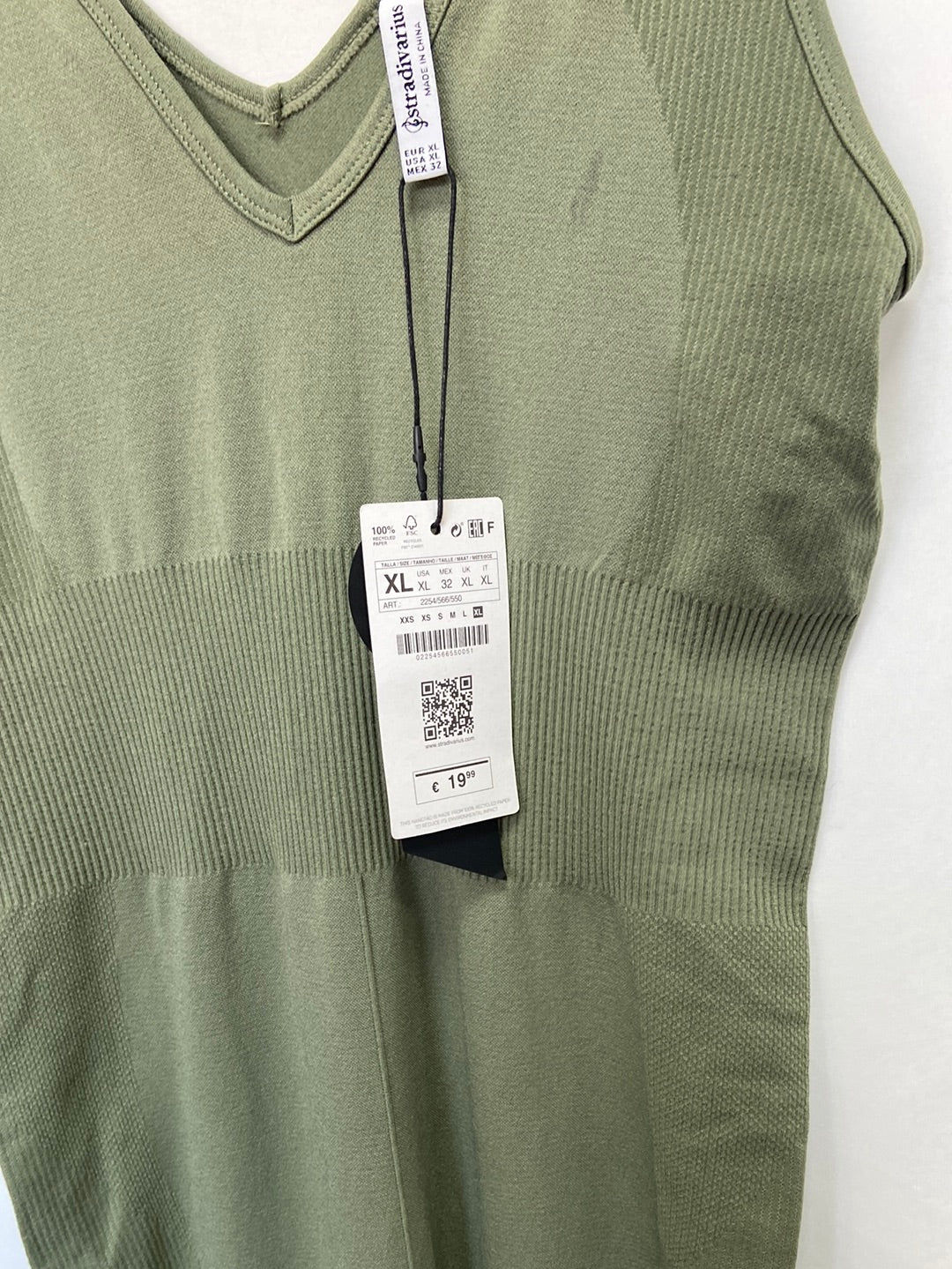 STRADIVARIUS.Body verde deportivo T.XL