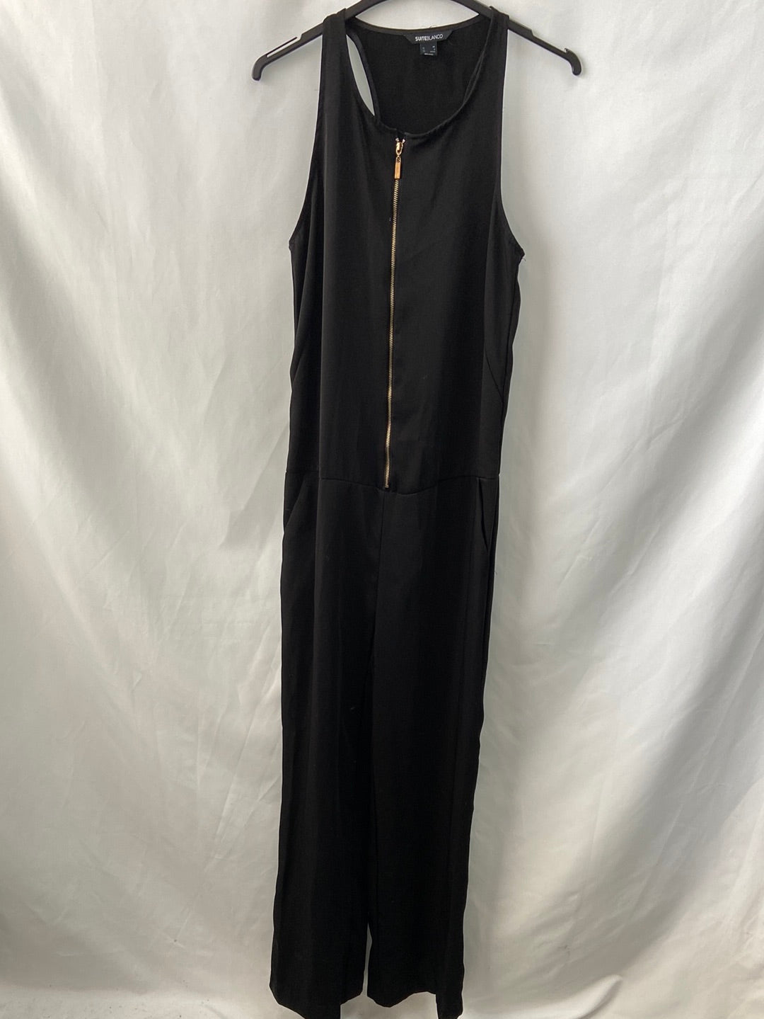 WHITE. Black fluid jumpsuit T.xs