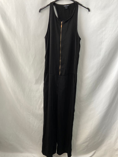 WHITE. Black fluid jumpsuit T.xs