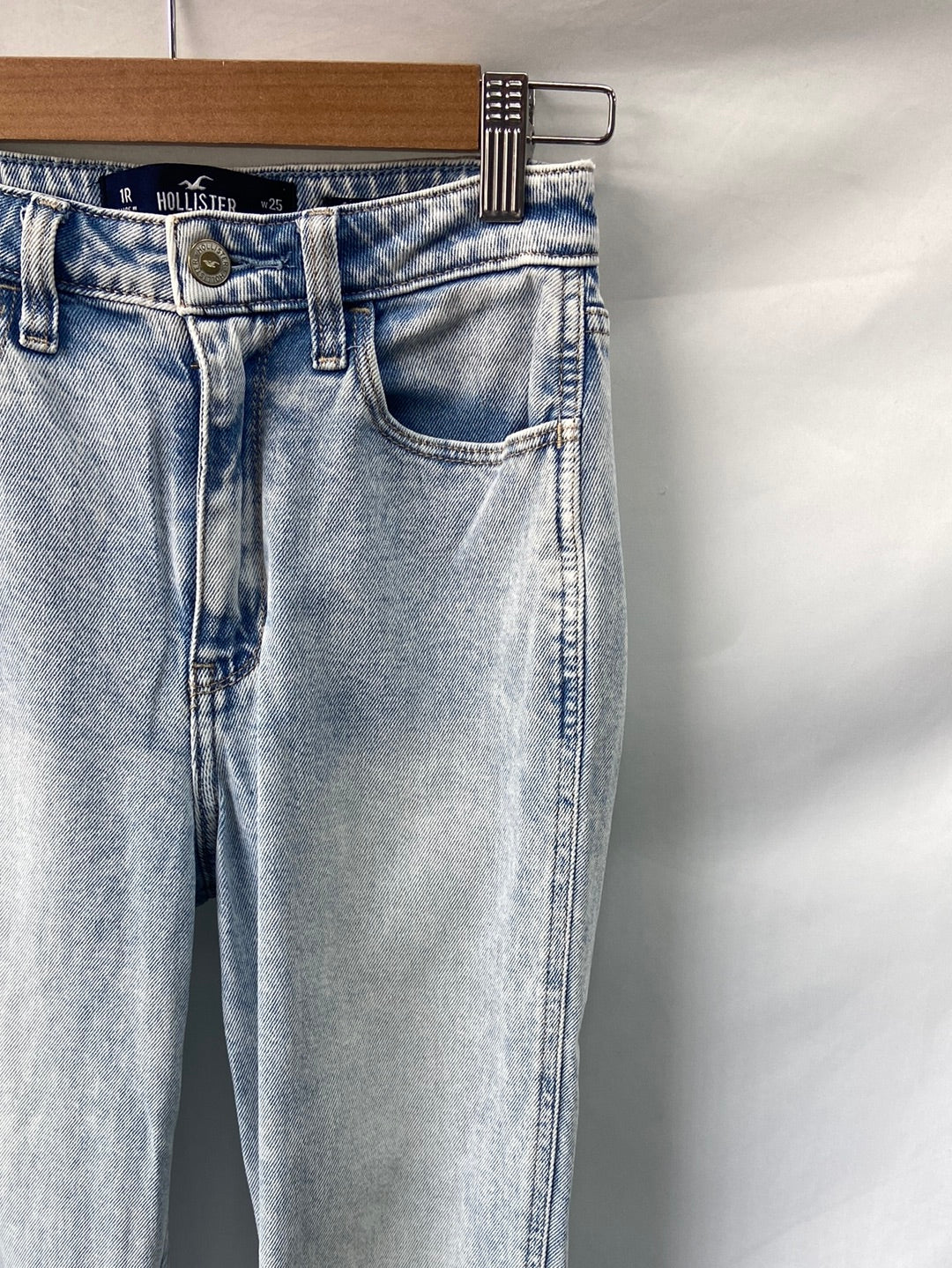 MarketHOLLISTER.Vaqueros claritos T.34