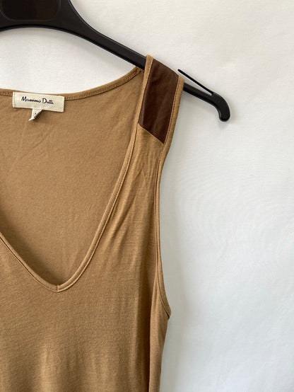 MASSIMO DUTTI.Camiseta camel detalle polipiel T.m