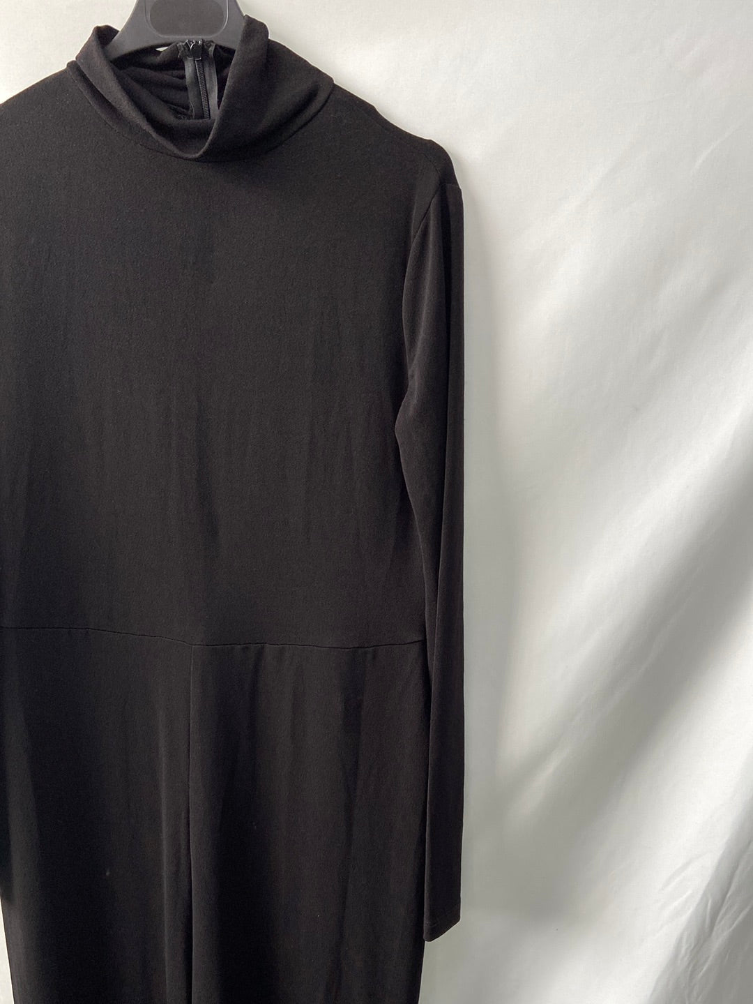 MANGO. mono negro fluido cuello perkins T.m