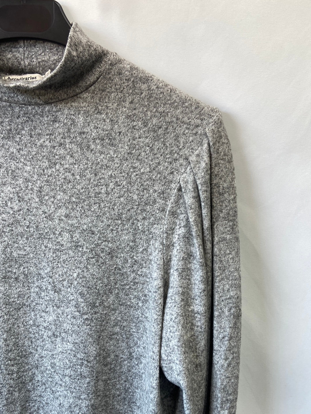 STRADIVARIUS.Lightweight grey jersey with T-shirt sleeves