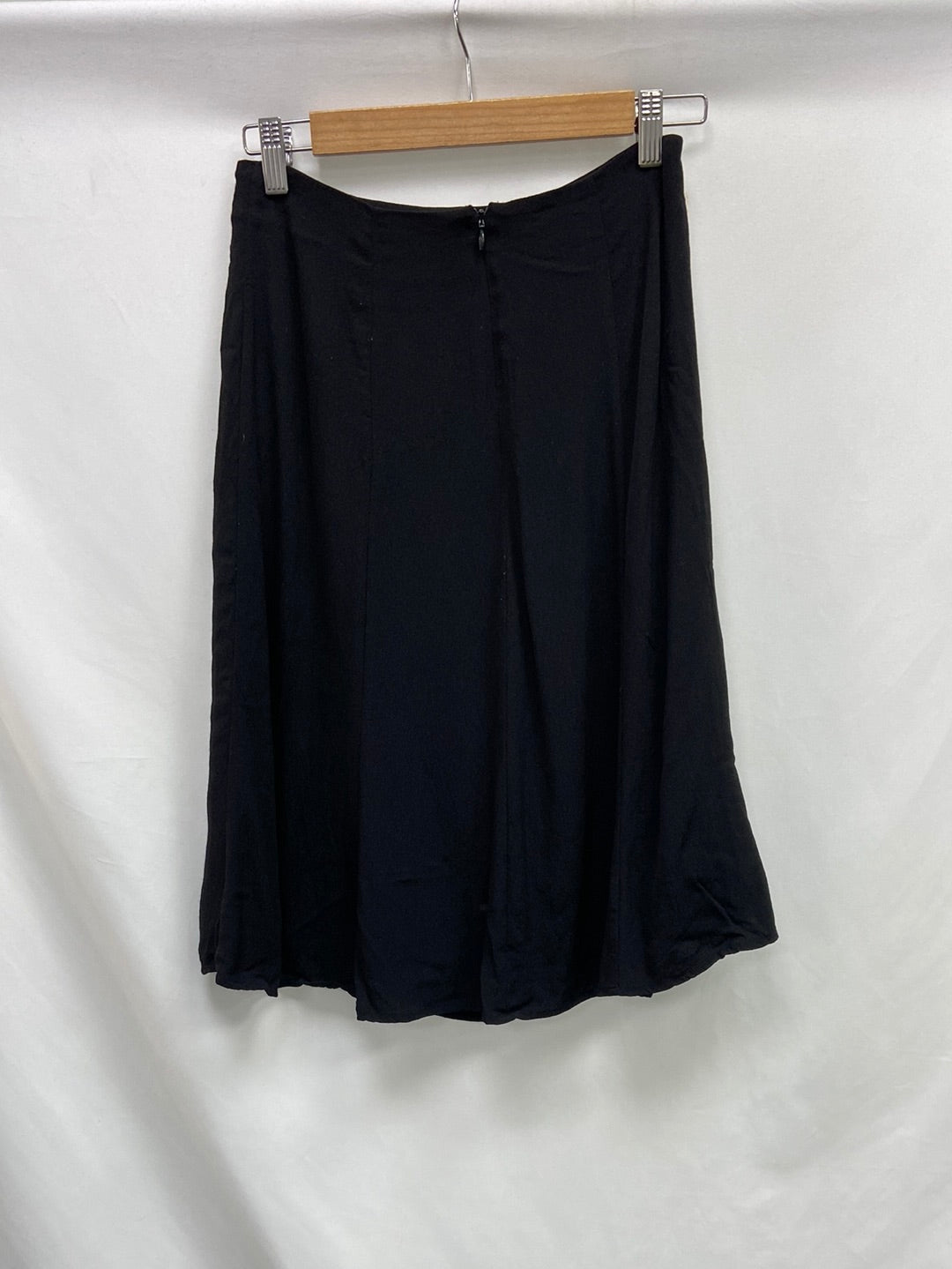 FOREVER 21. Falda negra midi  T.s