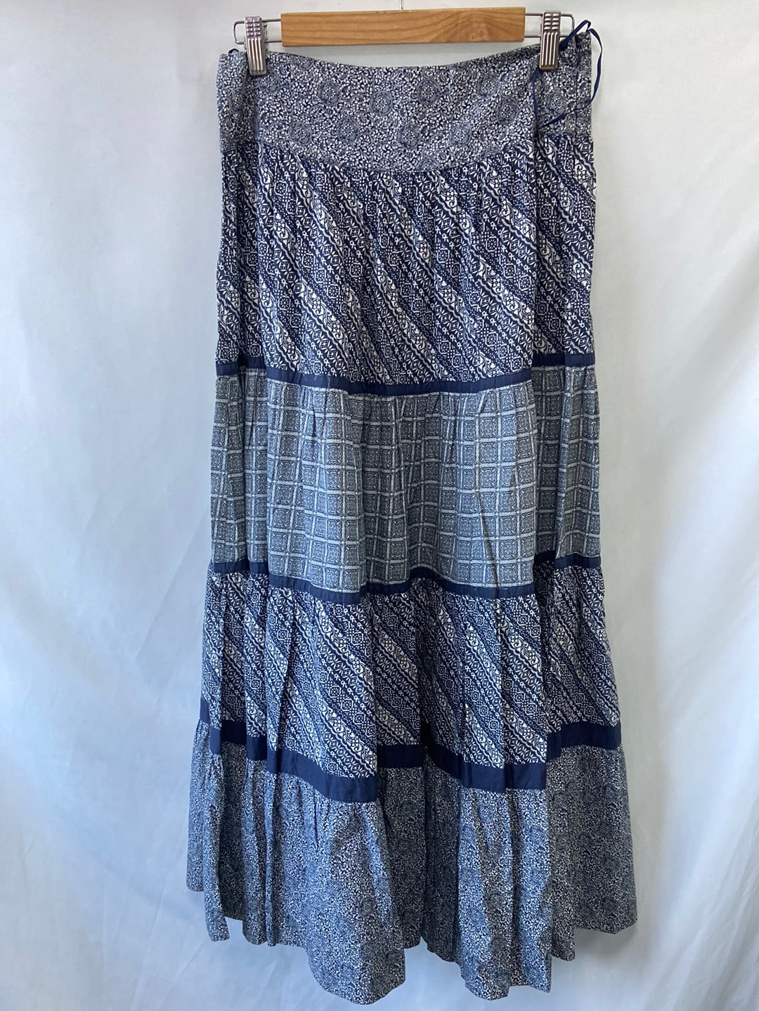 MANGO.Falda larga volantes T.36