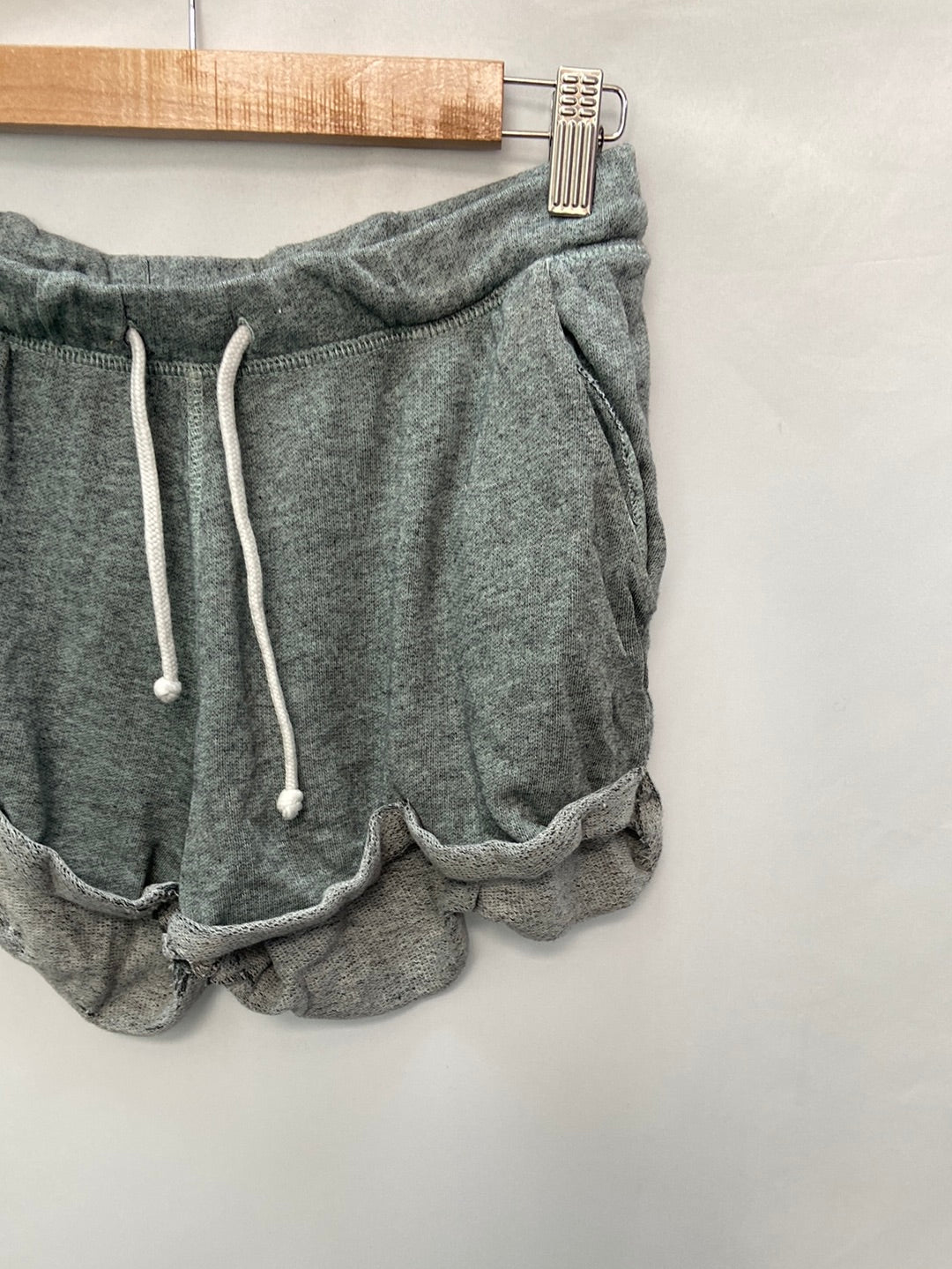 H&M.Shorts sport T.s