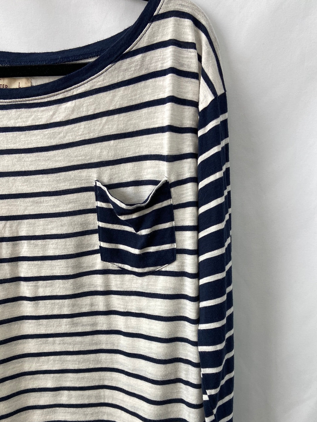 HOLLISTER. Camiseta L