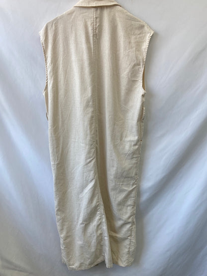 VIELA. Beige linen-style vest TM (Tara)