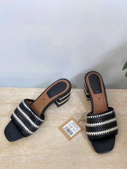 GIOSEPPO. Sandalia de tacon blancas  y negras T.37