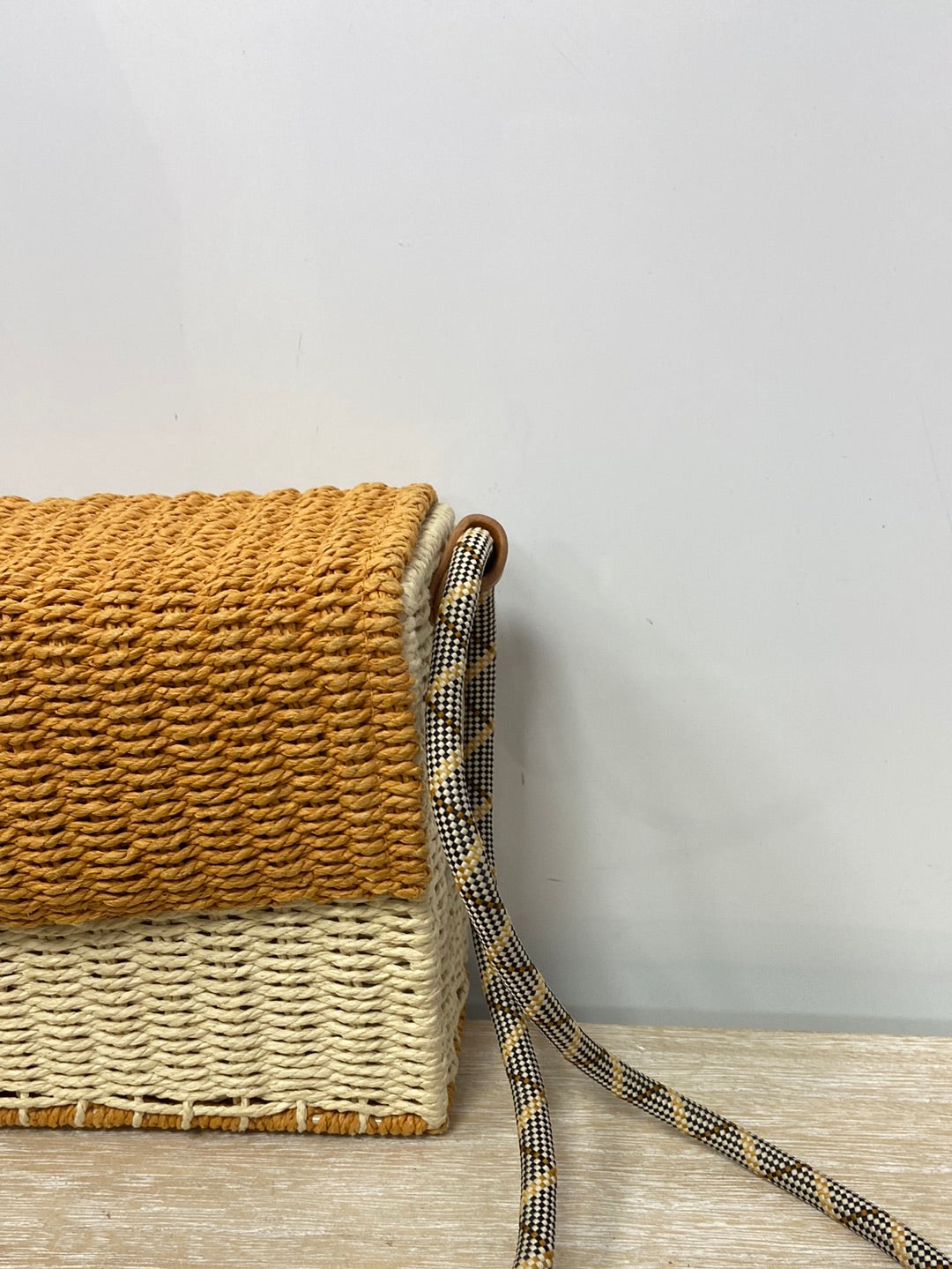 OYSHO.Wicker basket