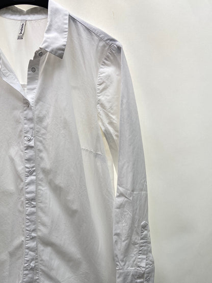 STRADIVARIUS.Camisa blanca detalle espalda T.M