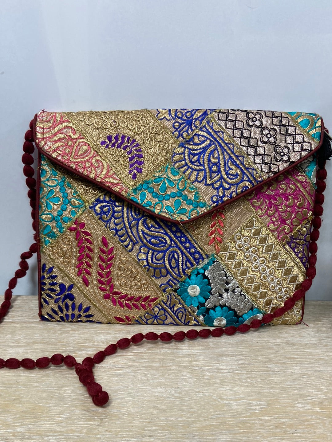 OTHERS. Embroidered hippie bag