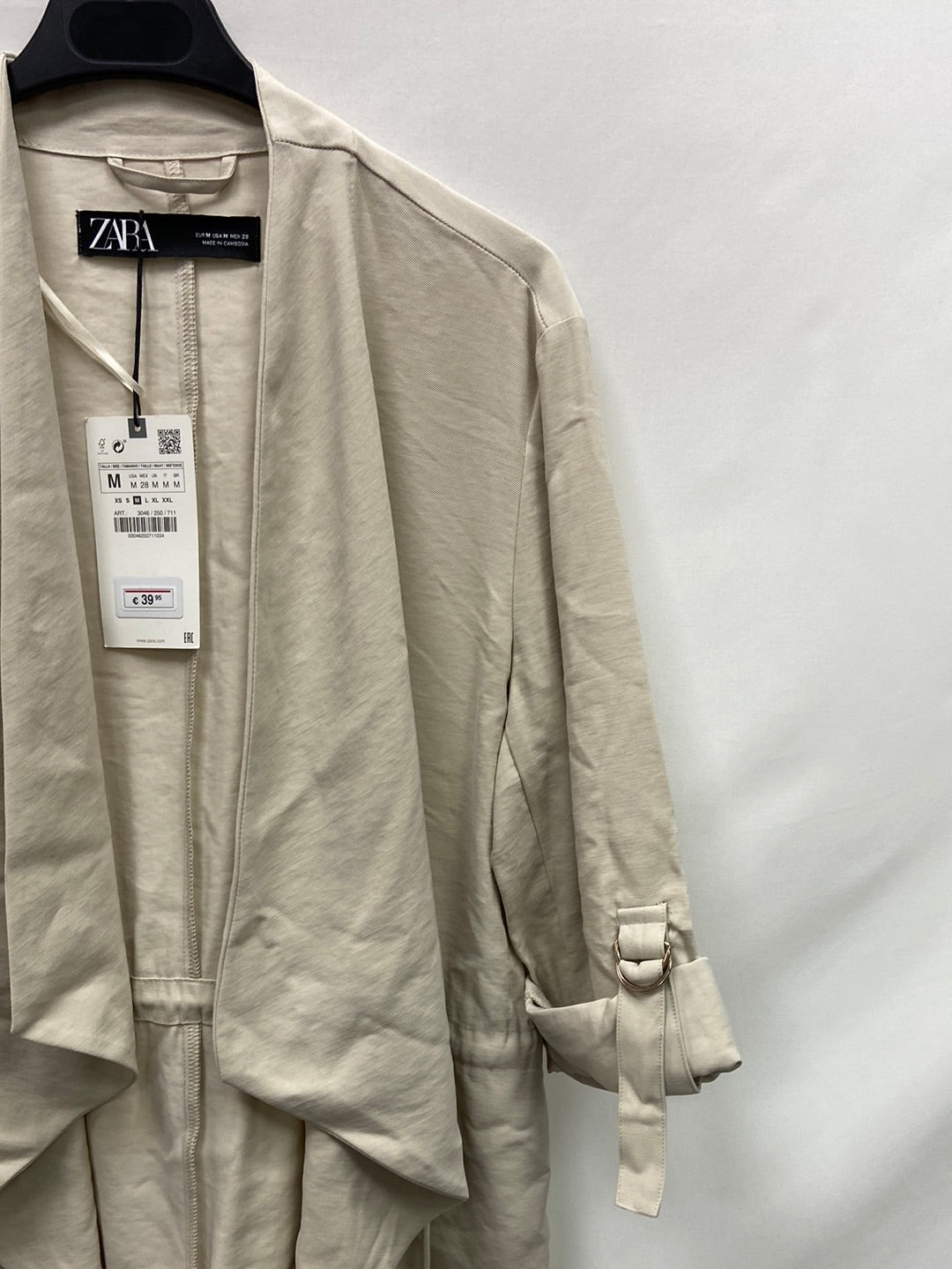 ZARA. Beige fluid jacket TM