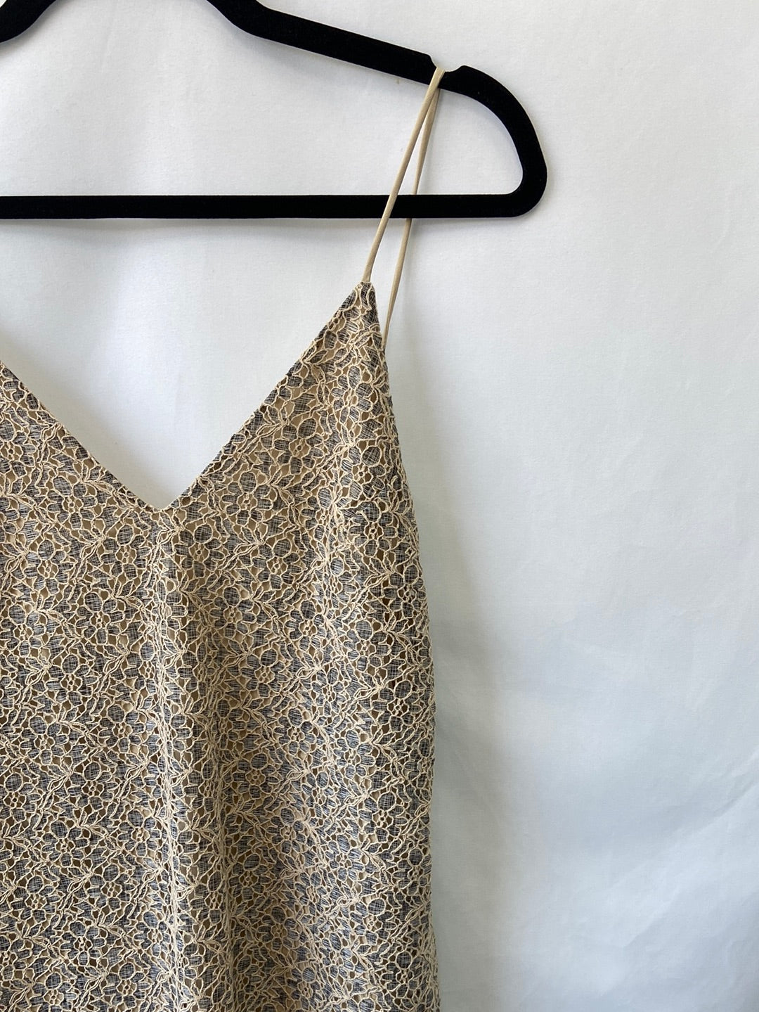 ZARA.Vestido corto encaje T.S