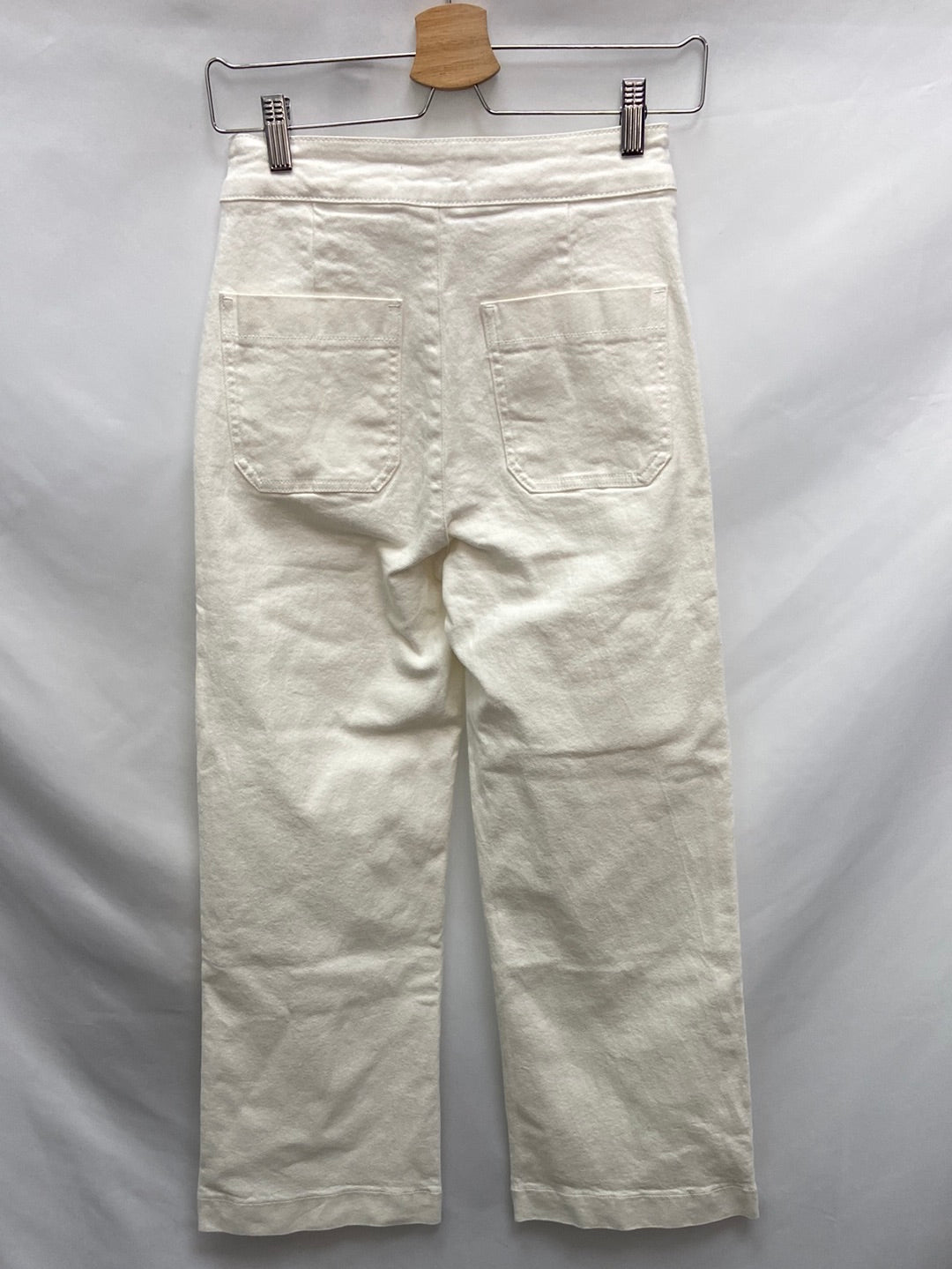 AMEÉ.Pantalones blancos rectos tobilleros T.s