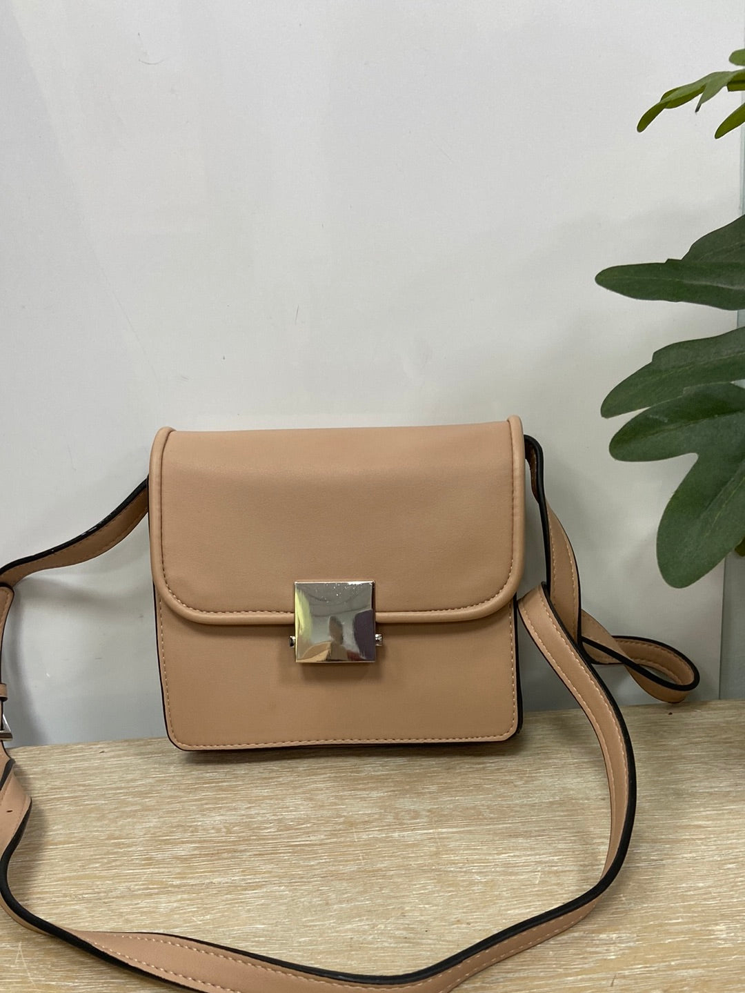 PULL&amp;BEAR. Beige mini bag