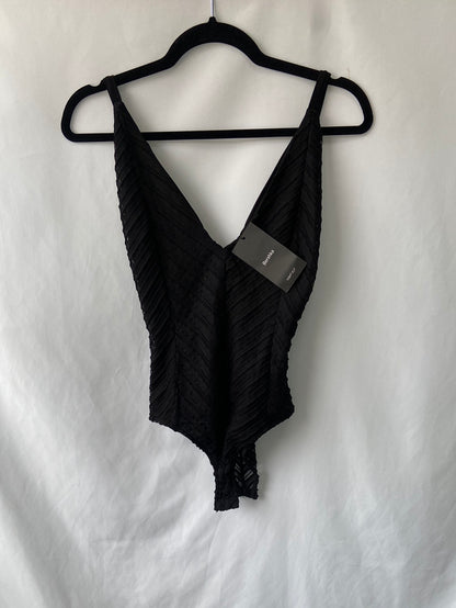 BERSHKA.Body negro textura T.M