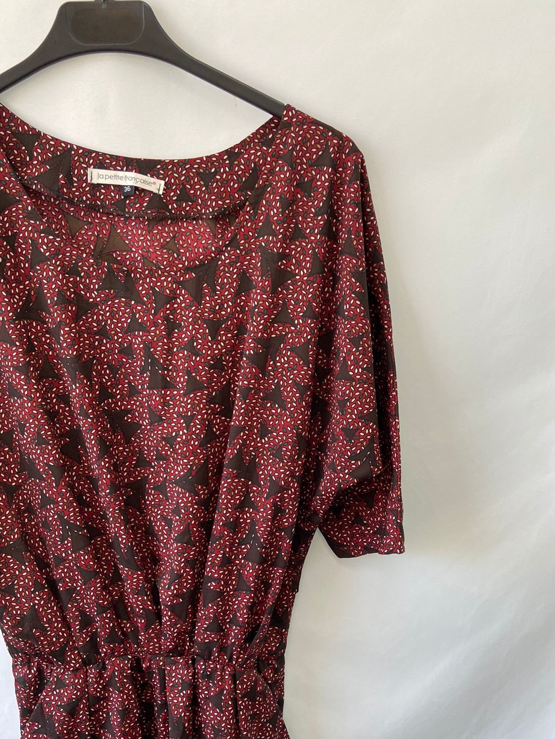 LA PETITE FRANCAISE. Vestido estampado burdeos y marrón T.36