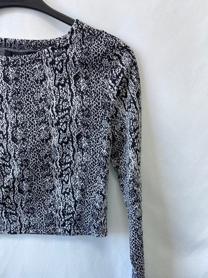 AMISU.Croptop punto elastico serpiente T.36