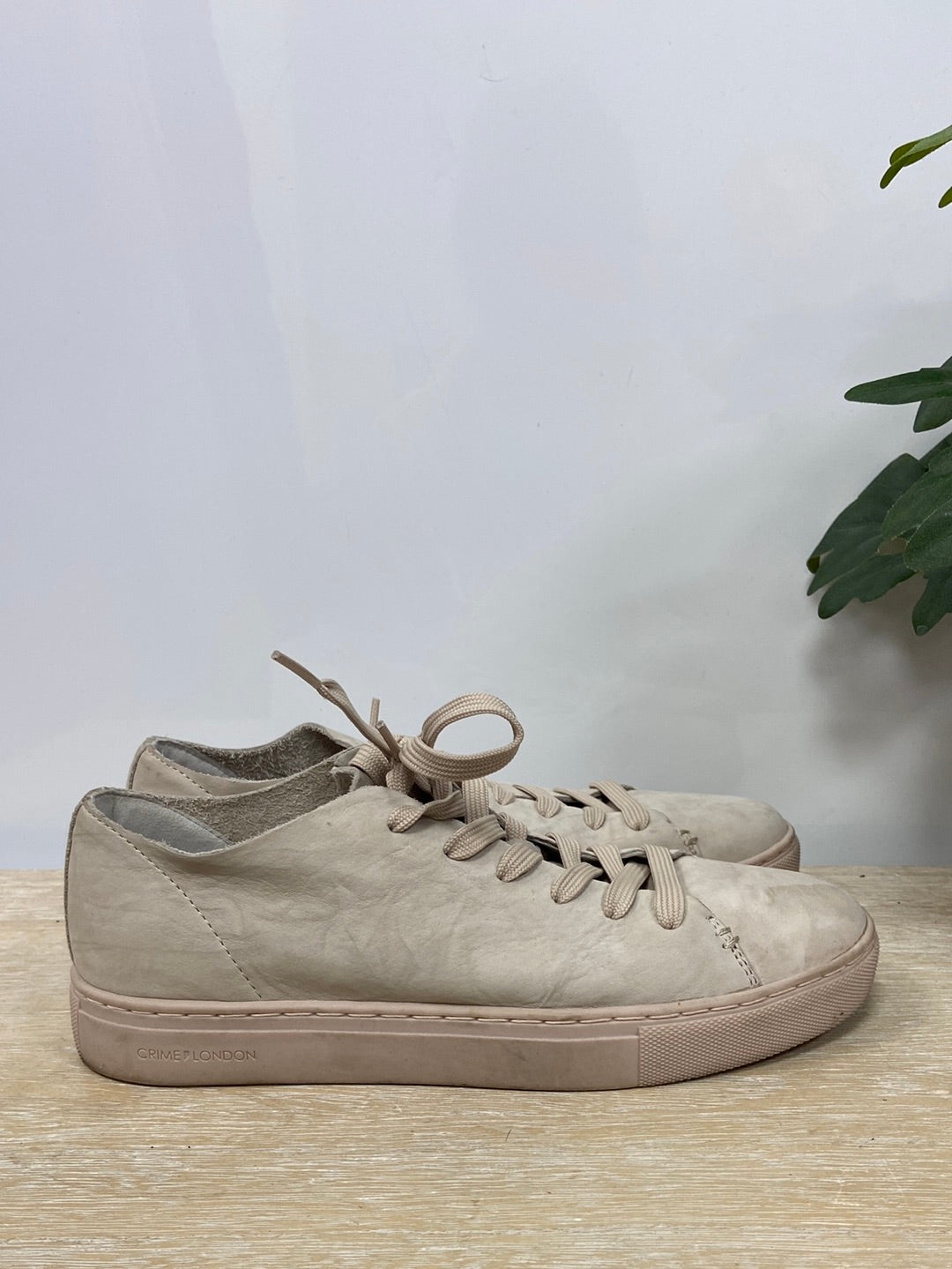 CRIME LONDON. Zapatillas beige T.37