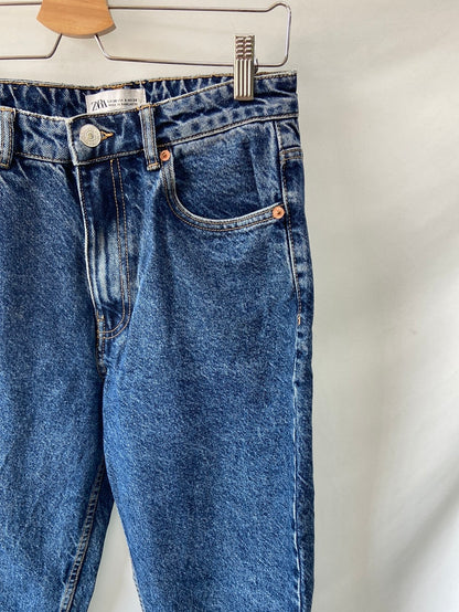 ZARA.Pantalones vaqueros T.38