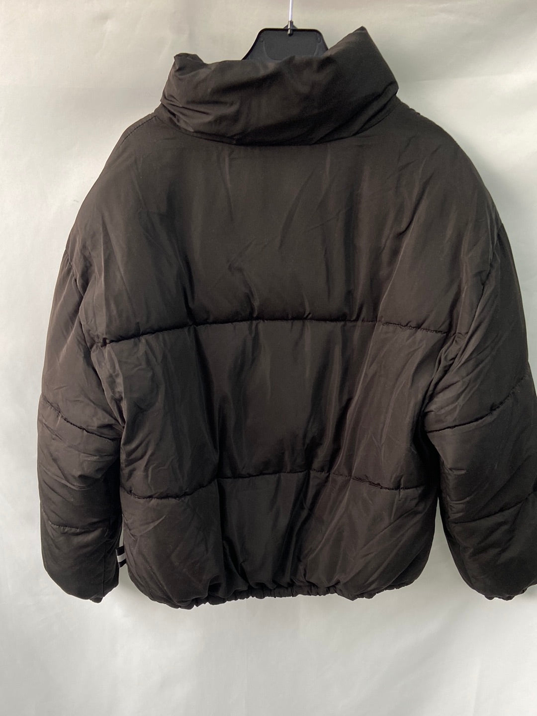 PULL&BEAR.Plumas cortito negro T.M