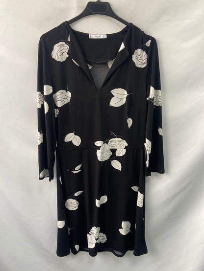 MANGO. Vestido negro hojas T.m