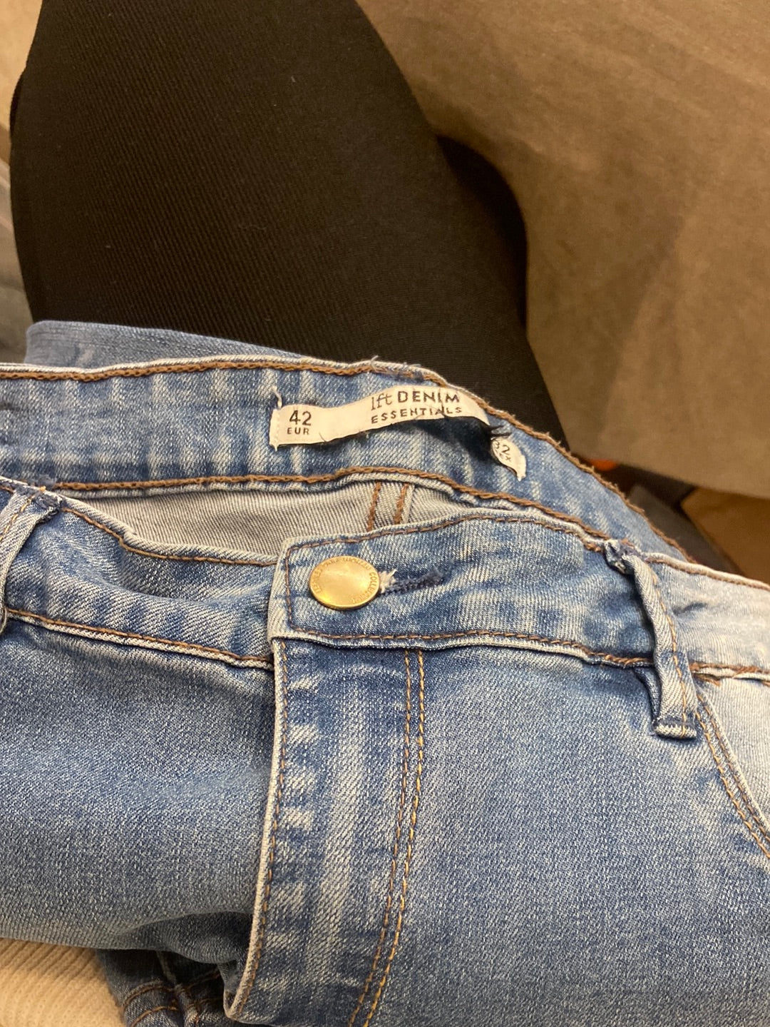 LEFTIES.Pantalones vaqueros T.32