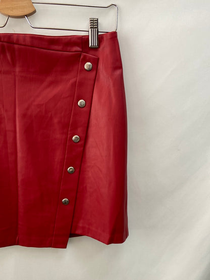 BERSHKA.Red leatherette skirt Tm