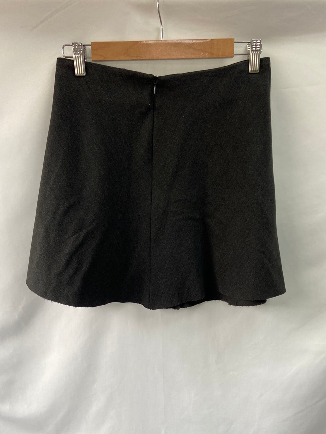 ZARA.Falda gris vuelto T.s