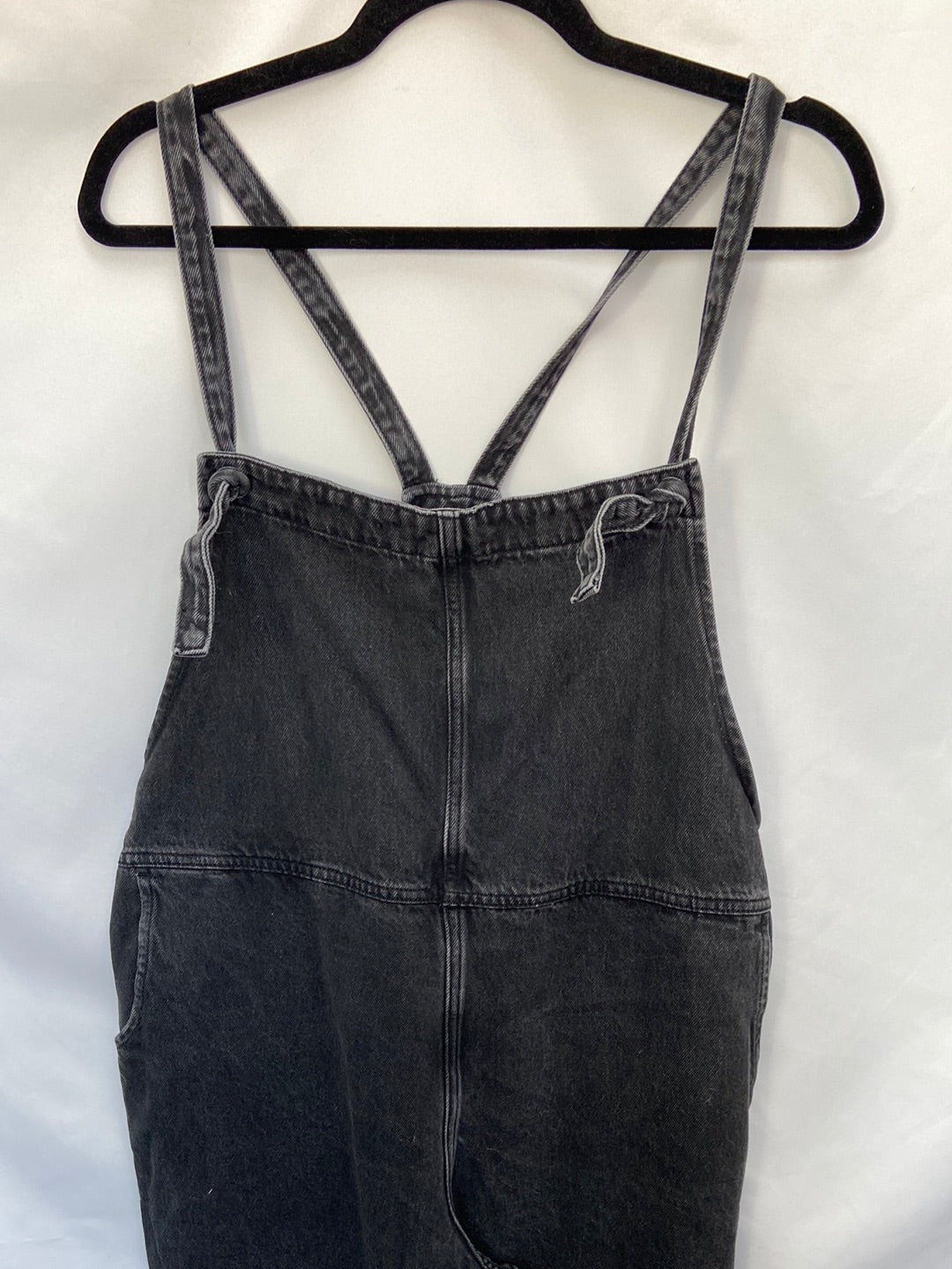 MANGO.Peto denim negro largo T.L