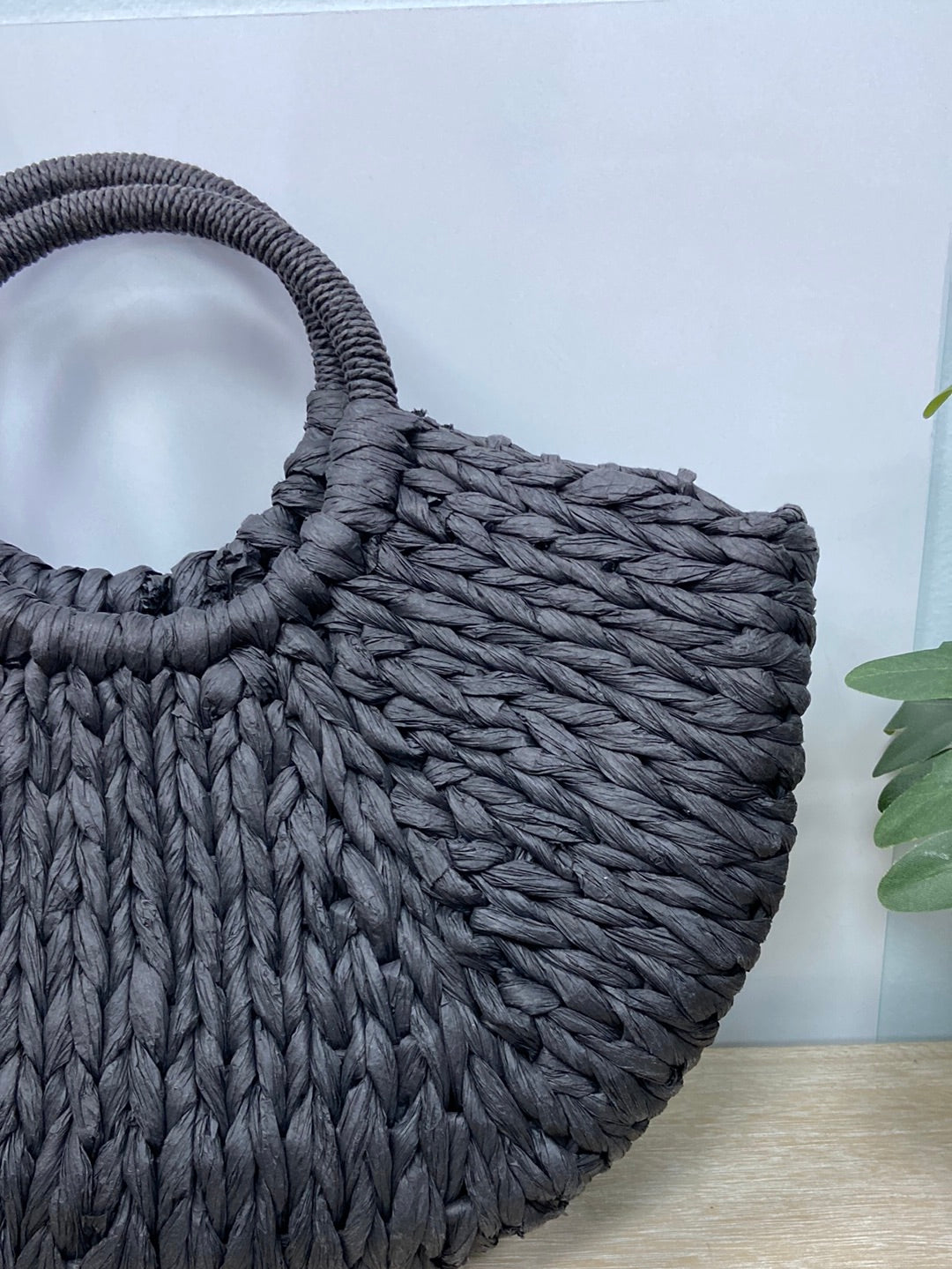 ZARA.Bolso negro rafia