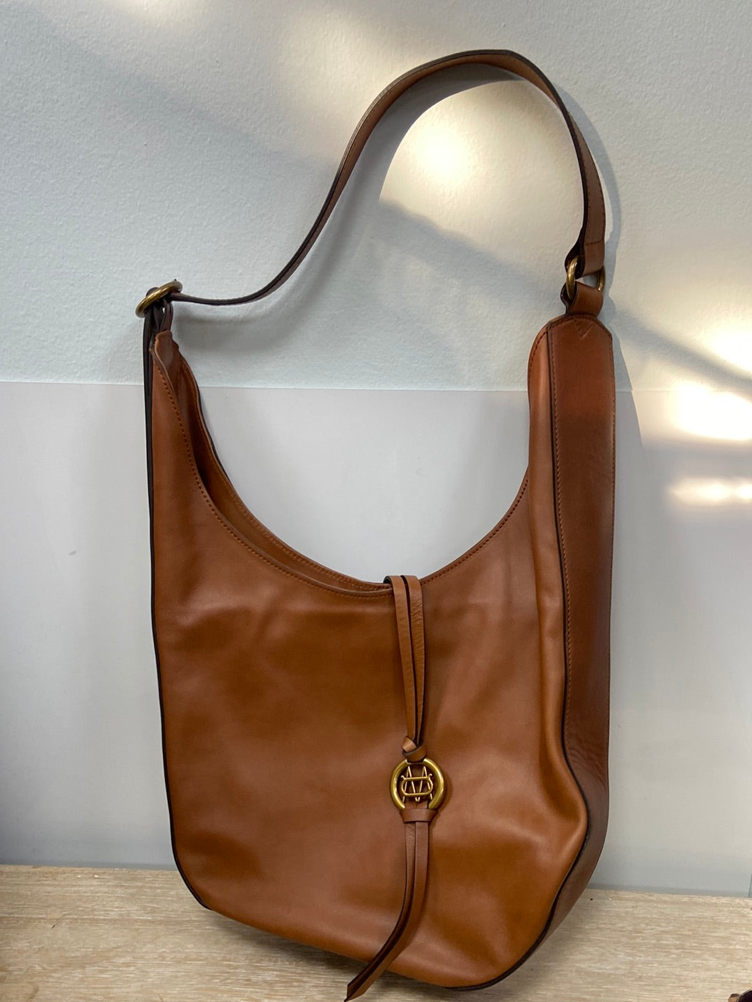 MASSIMO DUTTI. Camel leather bag