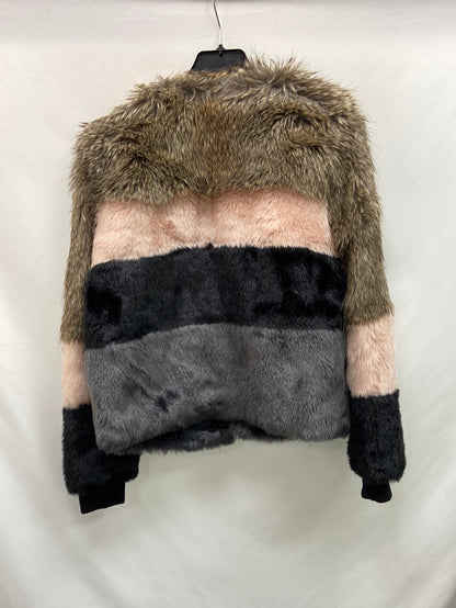 VERO MODA. Fur coat S.XS