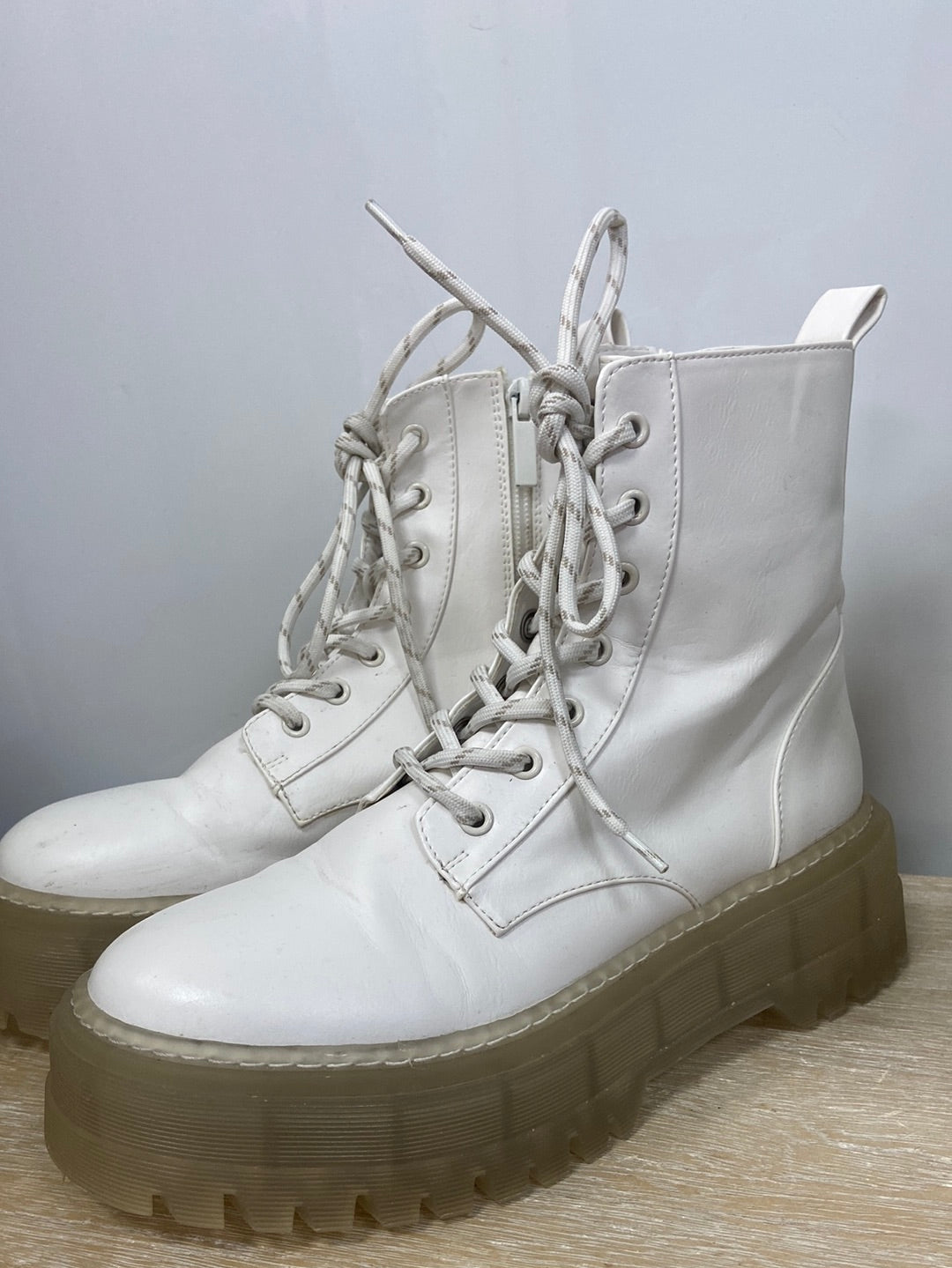 BERSHKA.Botas altas plataforma cordones T.38 (Tara)
