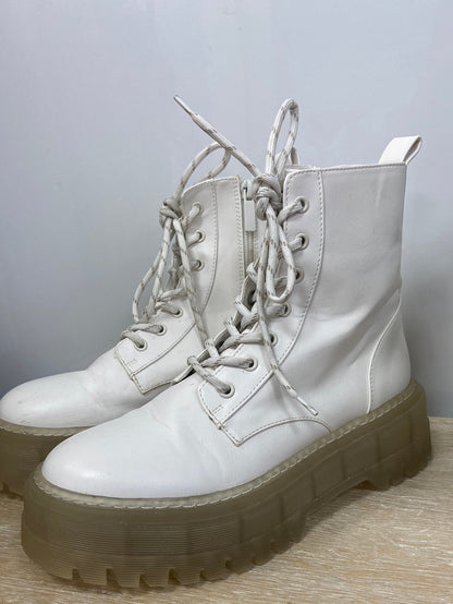 BERSHKA.Botas altas plataforma cordones T.38 (Tara)