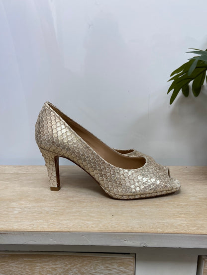 PLATINUM. Gold-tone heeled party shoes, size 36