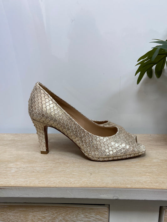 PLATINUM. Gold-tone heeled party shoes, size 36