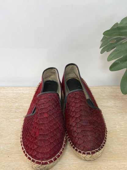 ZARA.Alpargatas burdeos pelito T.37