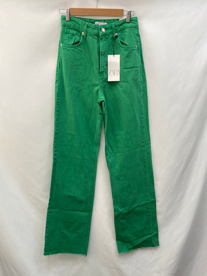 ZARA.Pantalones vaqueros verdes T.36