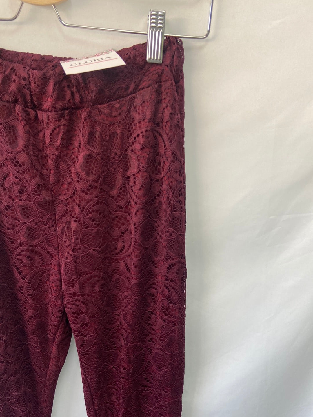 GLORIA. Burgundy lace trousers TS-M