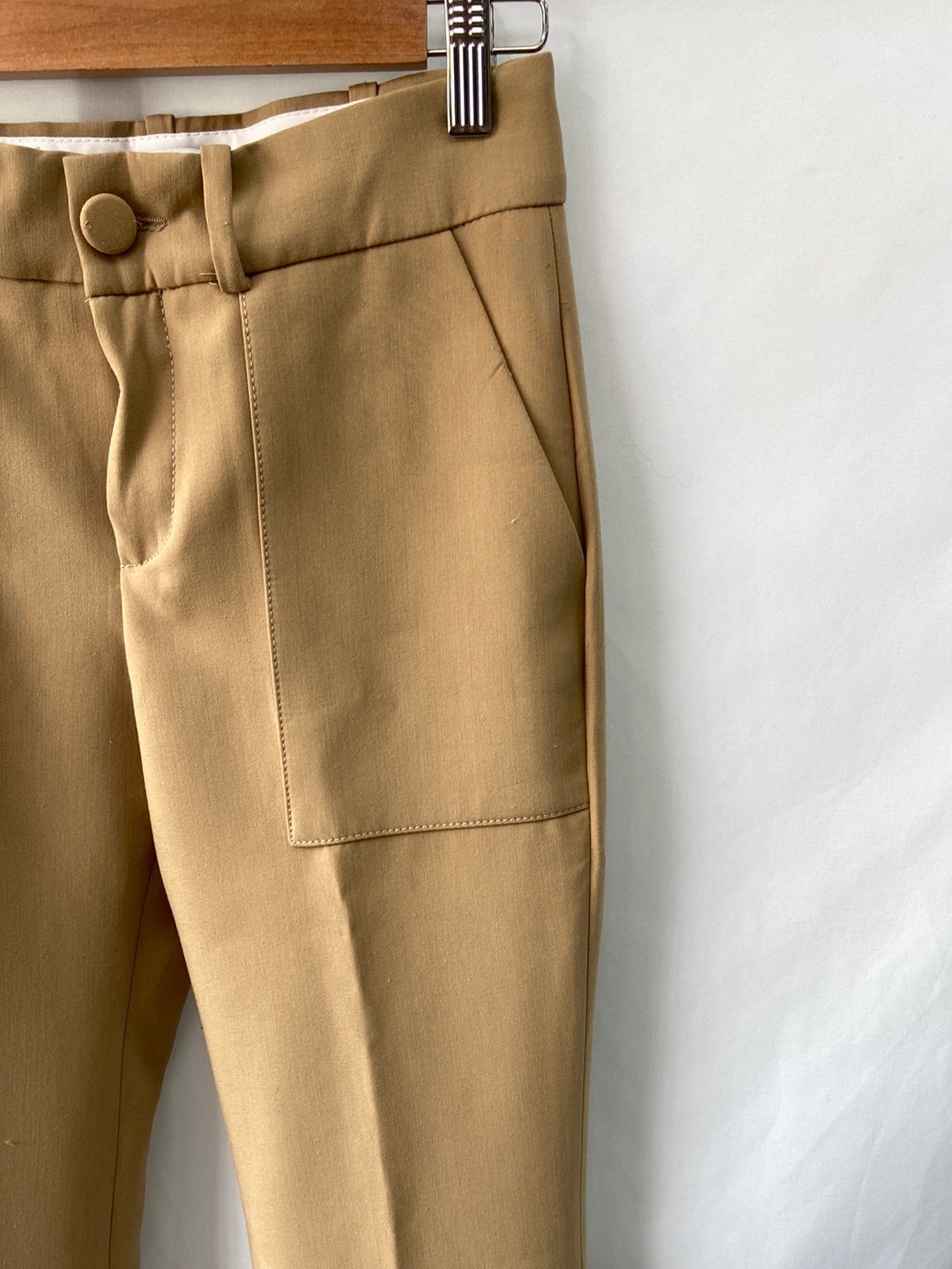 MANGO.Pantalones pinza campana T.34